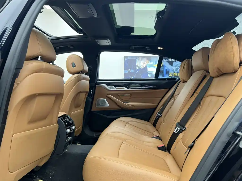 BMW 5 Series — миниатюра 22