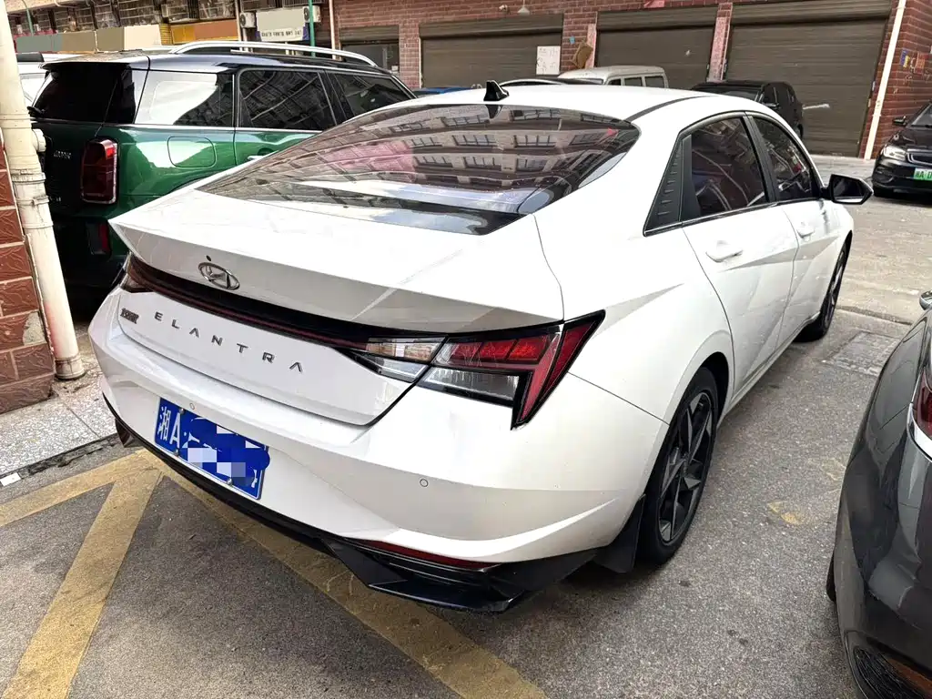 Hyundai Elantra — миниатюра 5