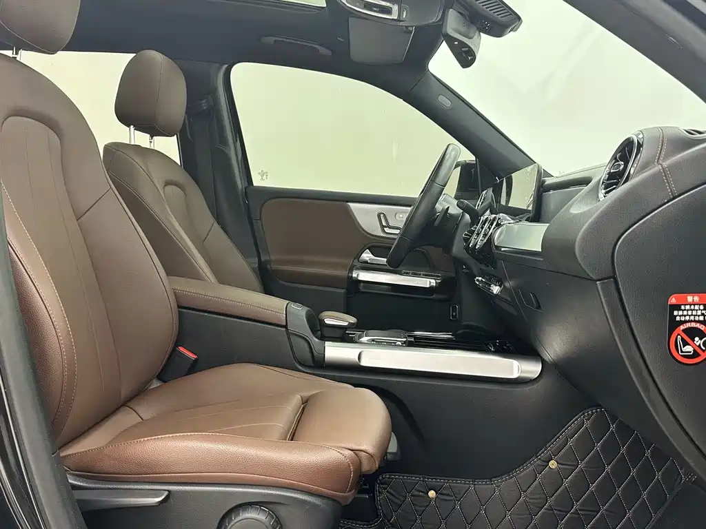 Mercedes-Benz GLB — миниатюра 9