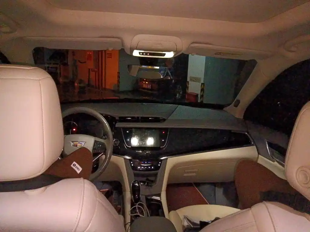 Cadillac XT6 — миниатюра 9