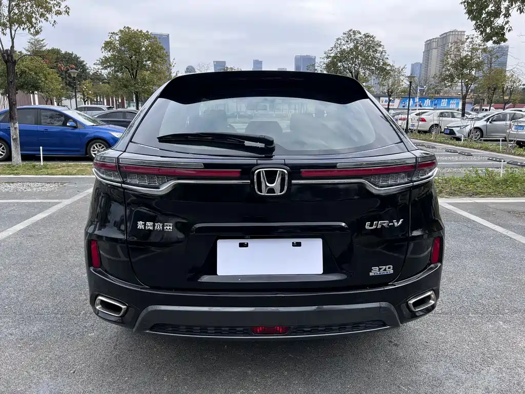 HONDA UR V