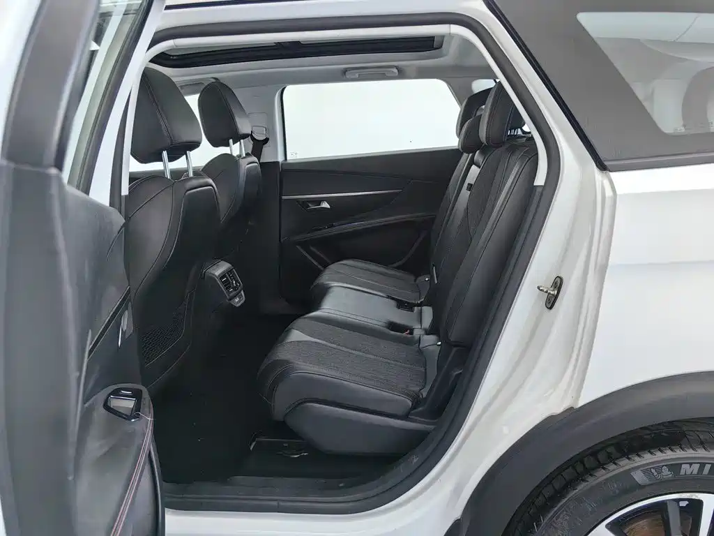 Peugeot 5008 — миниатюра 15