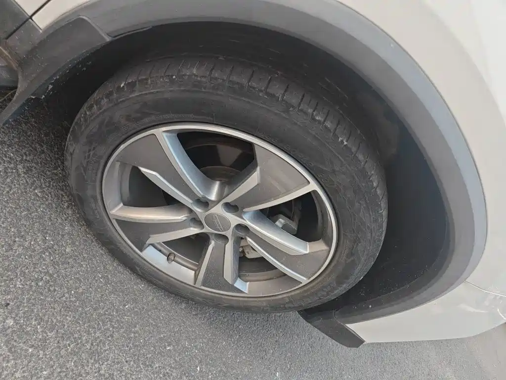 Geely Haoyue L — миниатюра 24