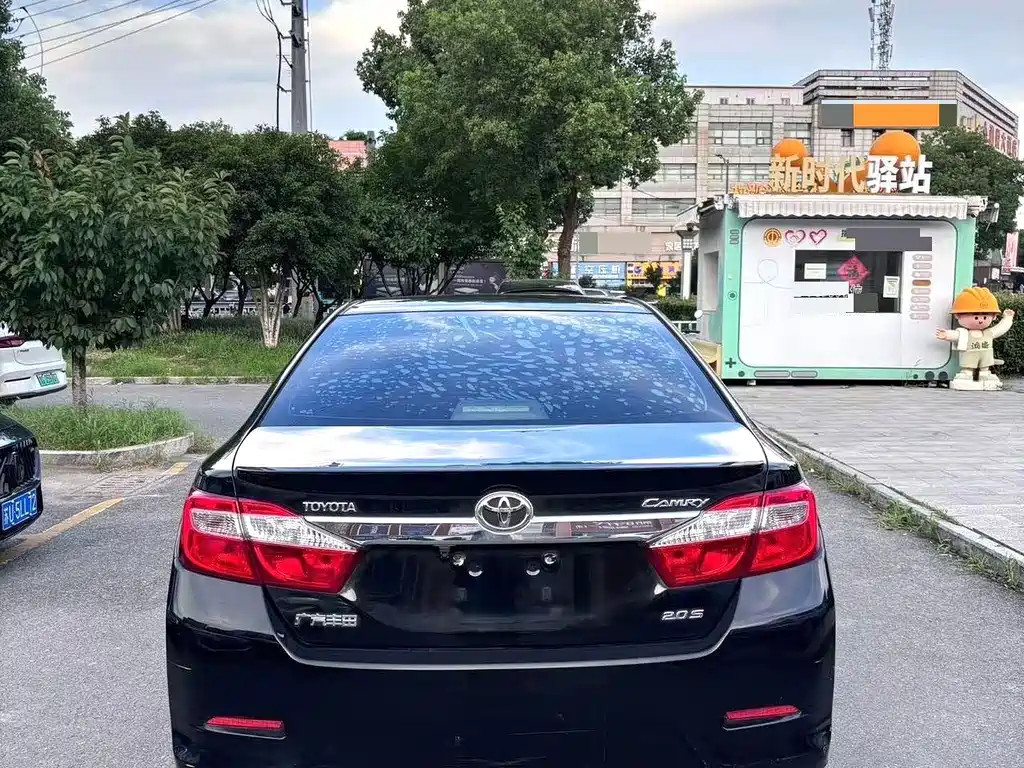 Toyota Camry — миниатюра 6