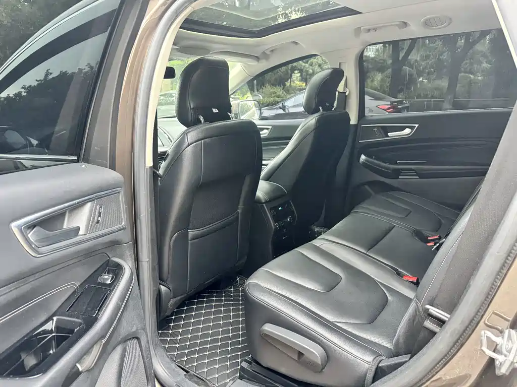 Ford Edge — миниатюра 21