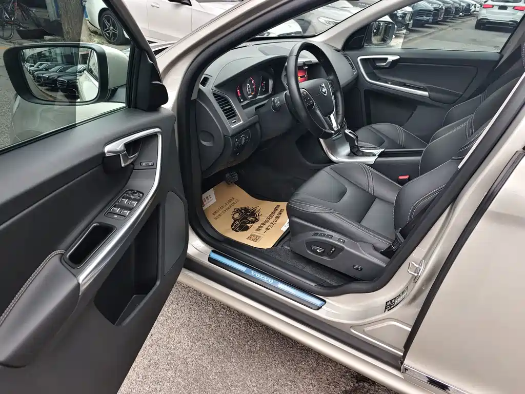 Volvo XC60 — миниатюра 9
