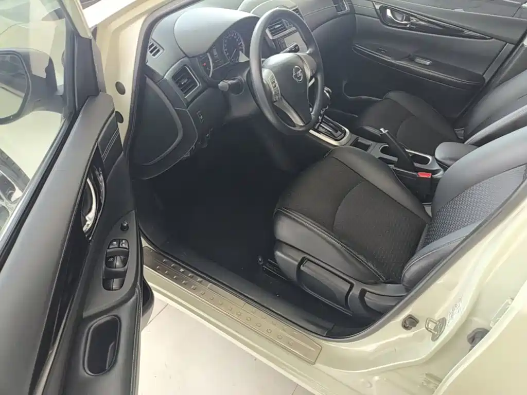 Nissan Tiida — миниатюра 16
