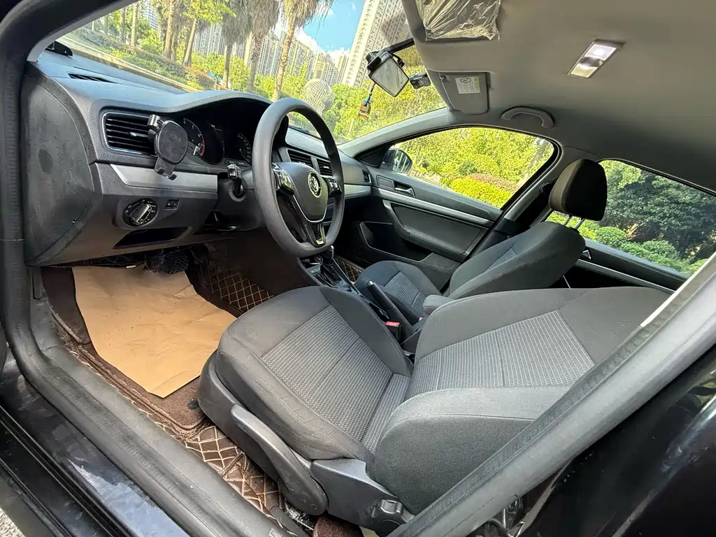 Volkswagen Lavida — миниатюра 8