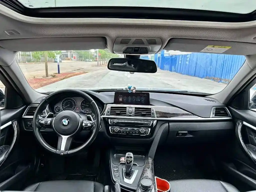 BMW 3 Series — миниатюра 4
