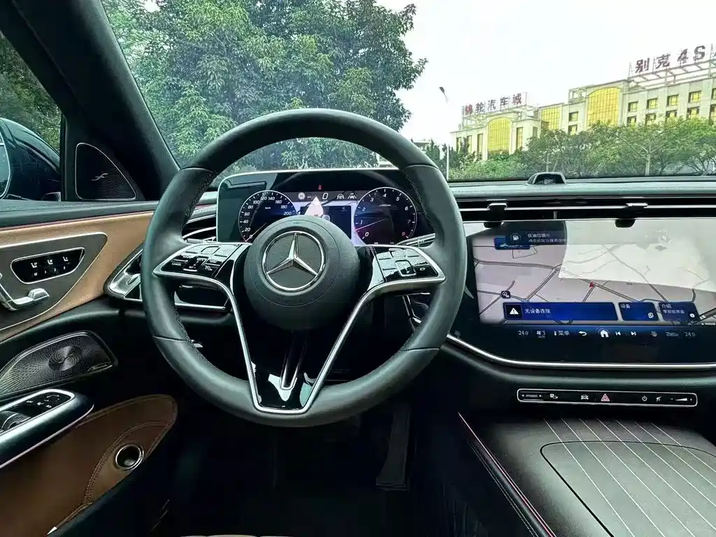 Mercedes-Benz E-Class — миниатюра 4