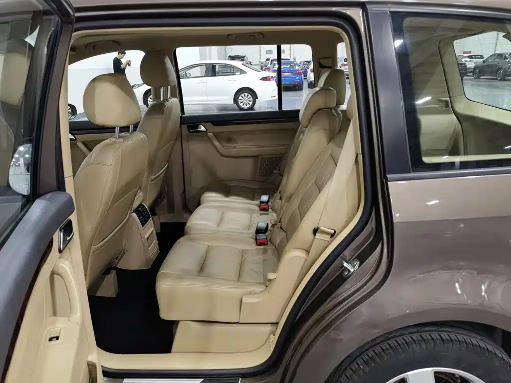Volkswagen Touran — миниатюра 15