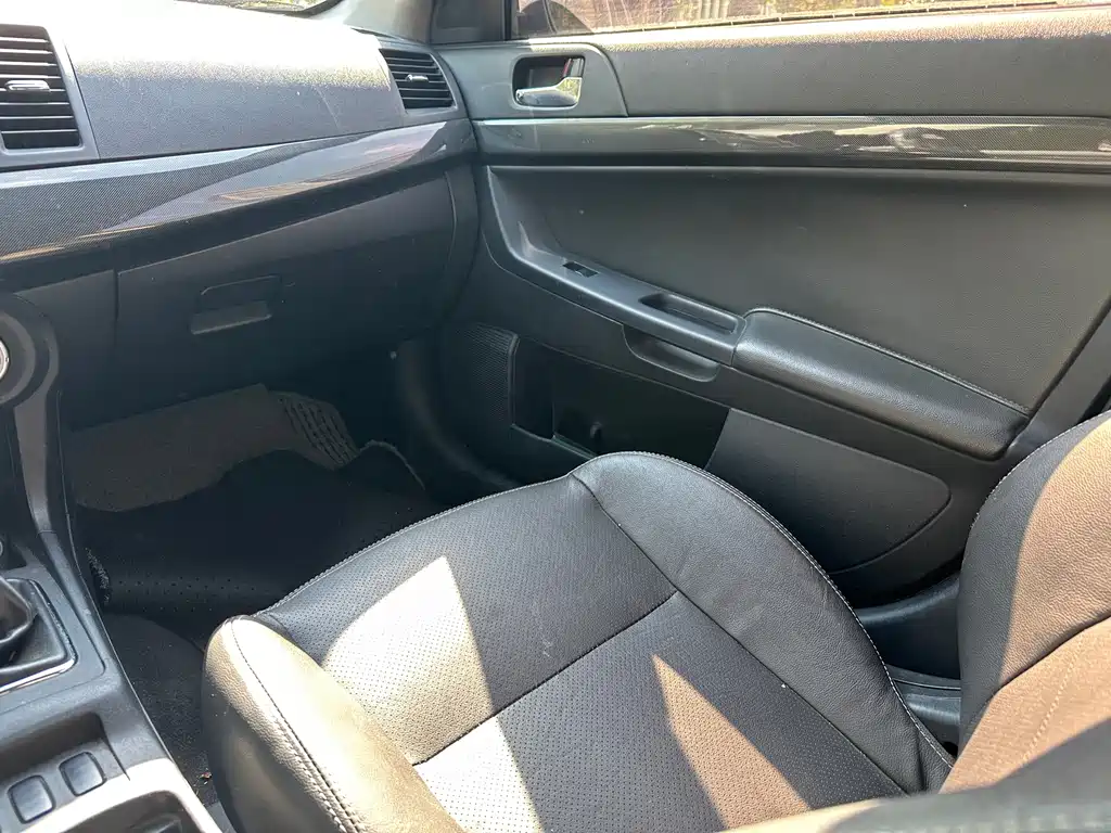 Mitsubishi Lancer EX — миниатюра 9