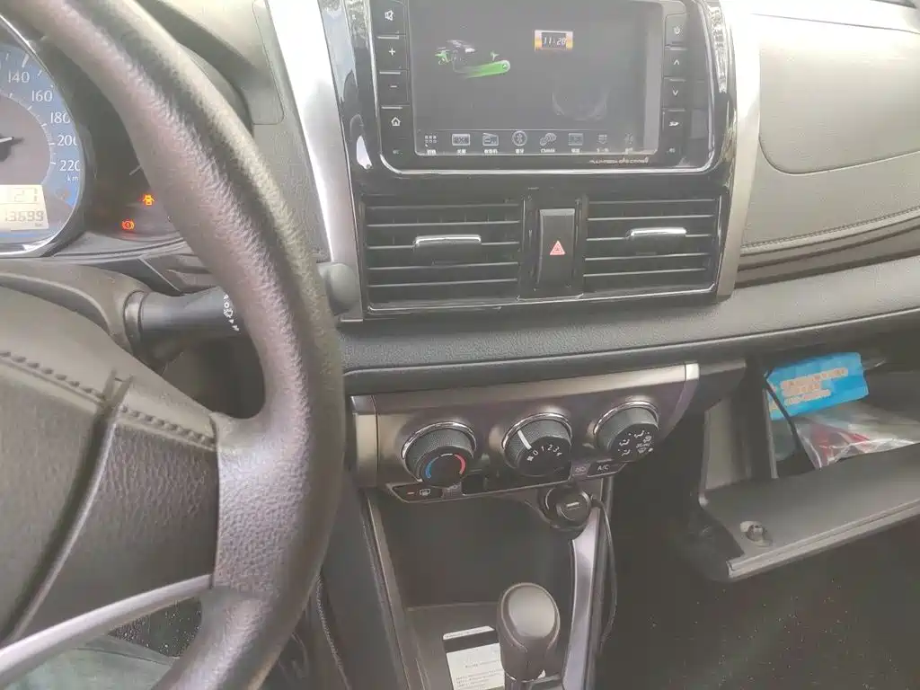 Toyota Yaris L — миниатюра 6