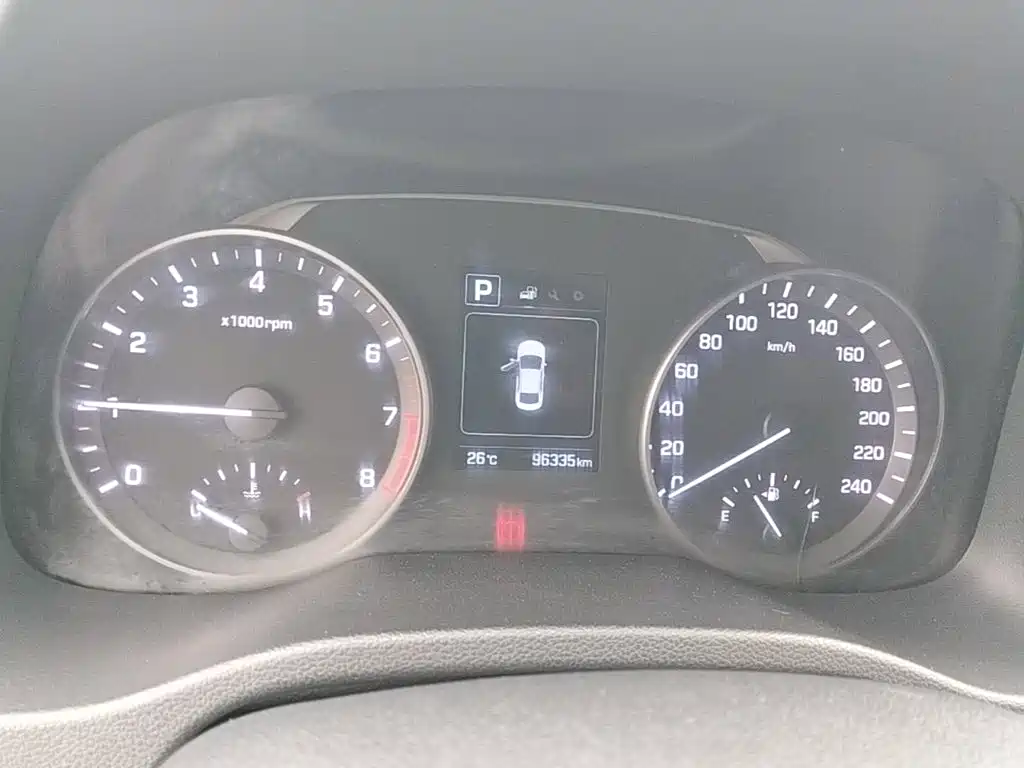 Hyundai Elantra — миниатюра 12
