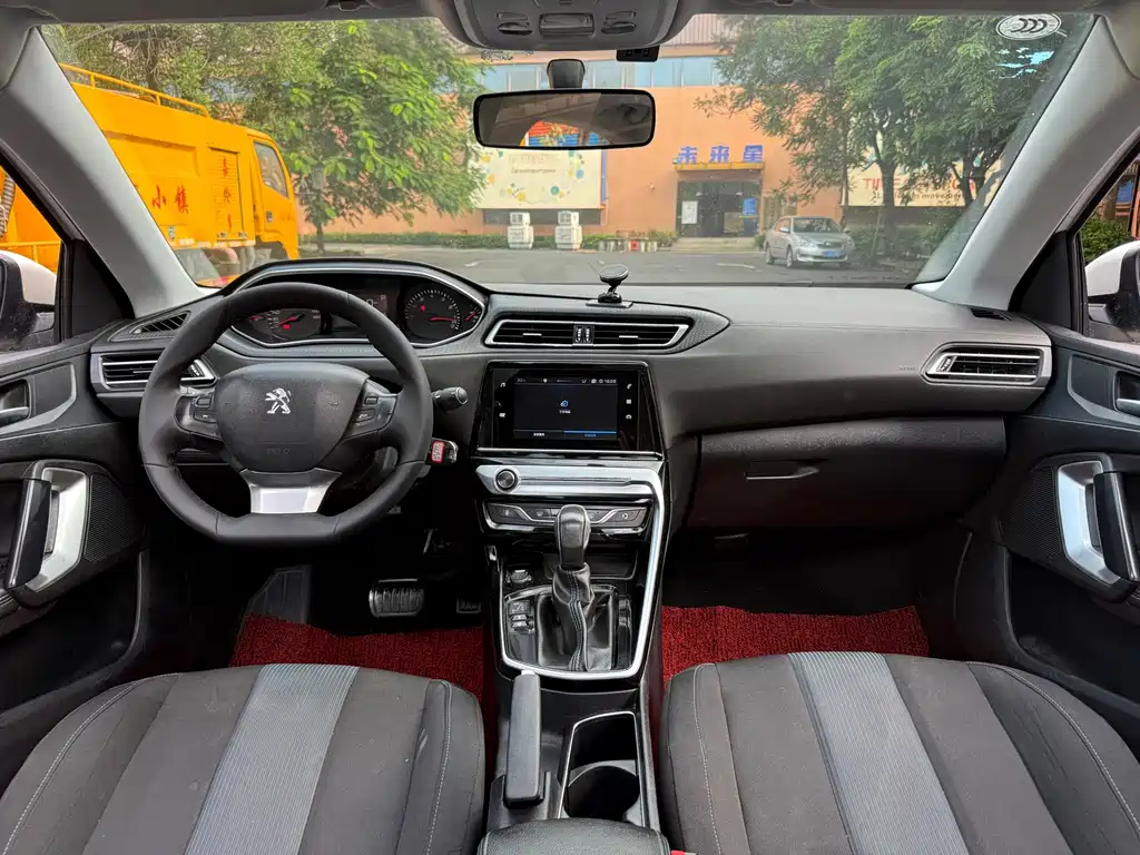 Peugeot 308 — миниатюра 12