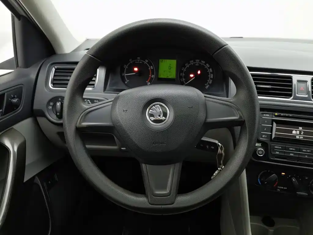 Skoda Rapid — миниатюра 11