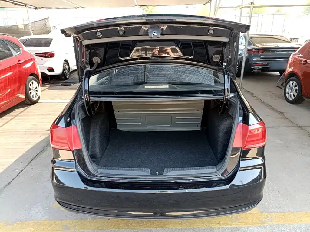 Volkswagen Santana — миниатюра 19