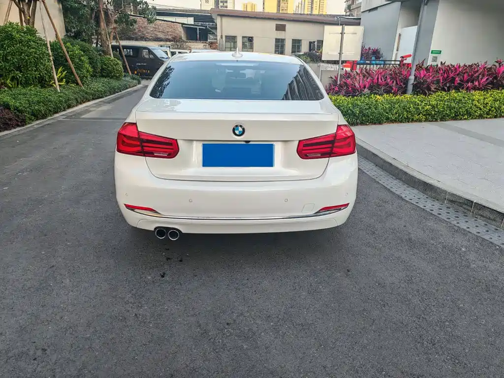 BMW 3 Series — миниатюра 8