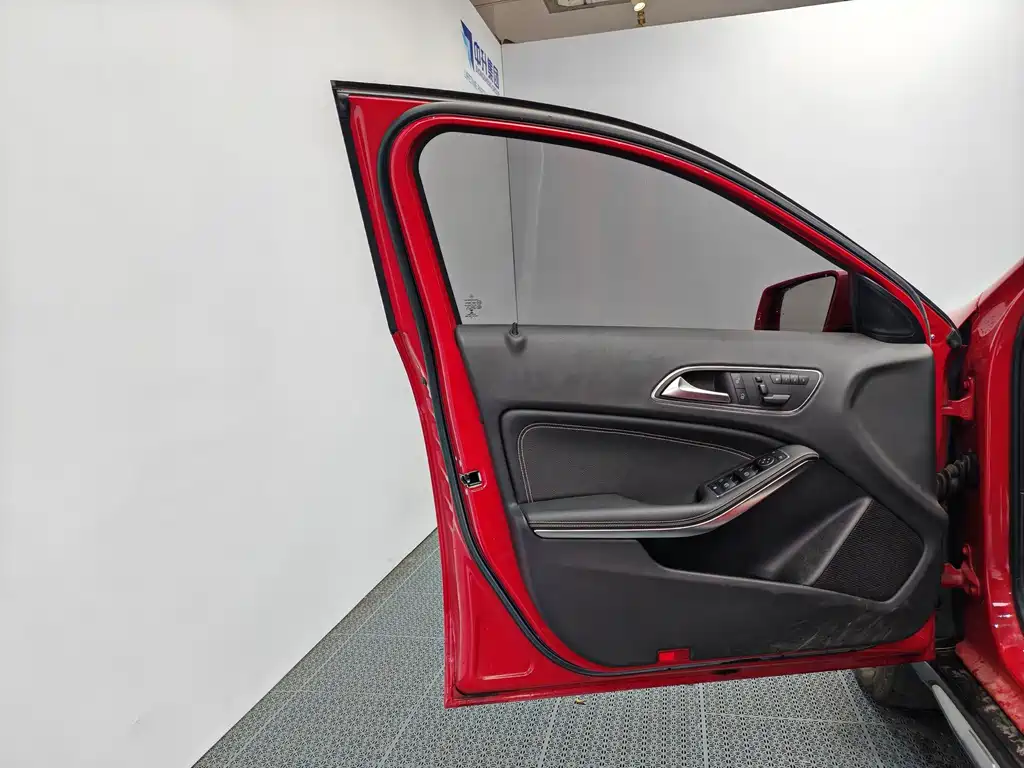 Mercedes-Benz GLA — миниатюра 13