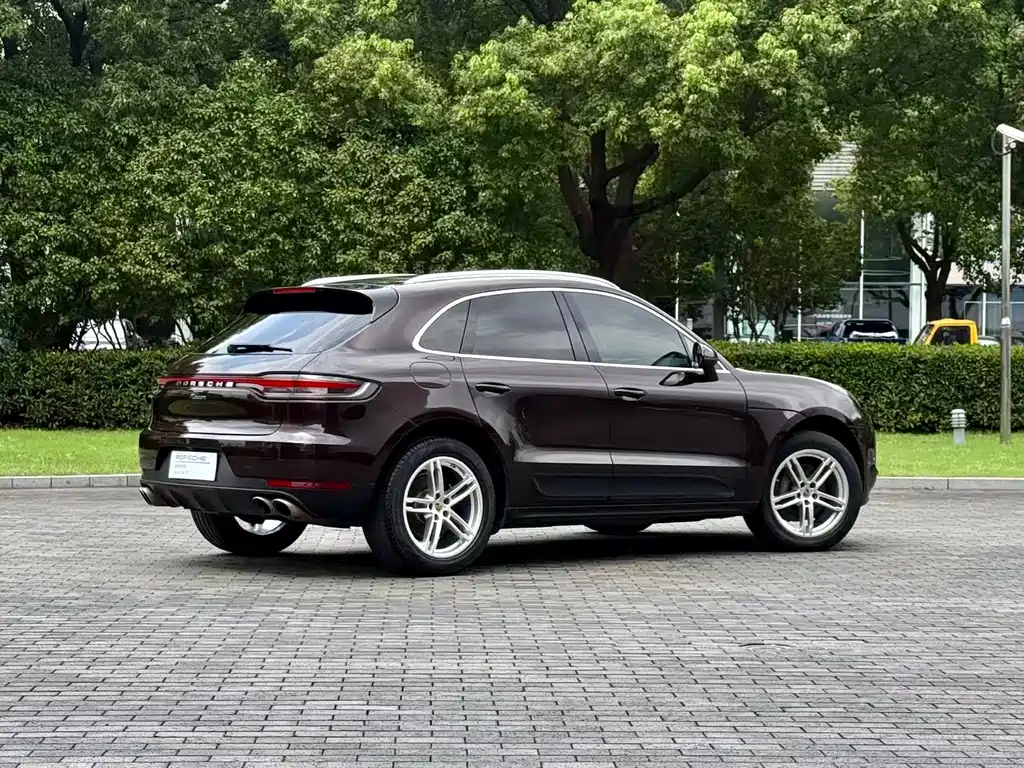 Porsche Macan — миниатюра 5