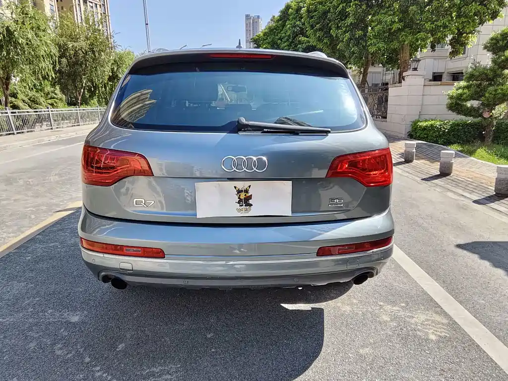 Audi Q7 — миниатюра 5