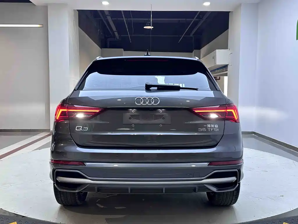 Audi Q3 2023 35 TFSI Fashion (1.4T)
