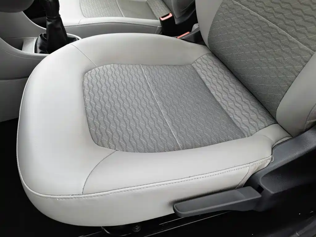 Skoda Rapid — миниатюра 20