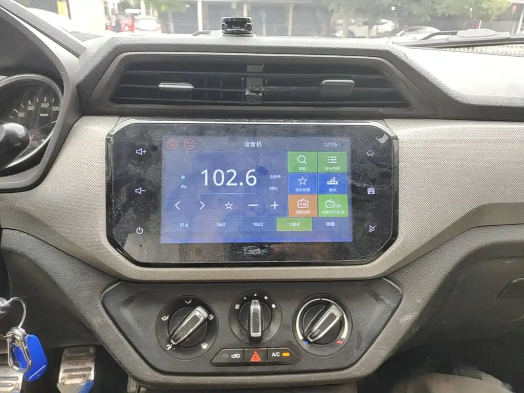 Wuling Hongguang — миниатюра 13