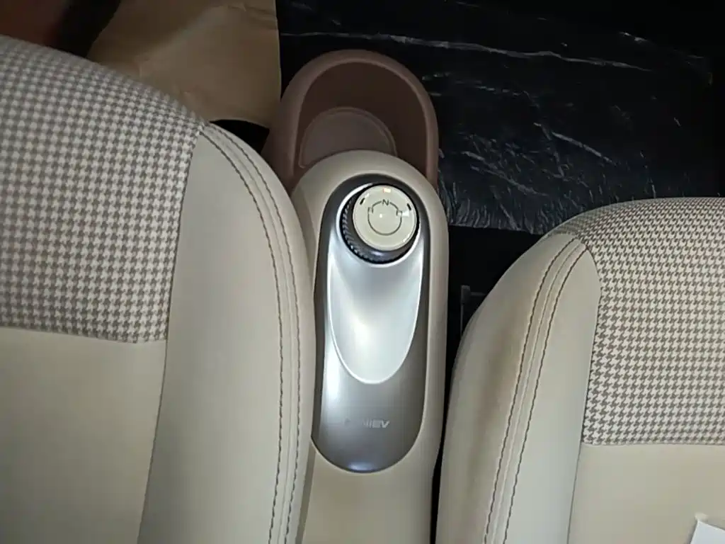 Wuling MINIEV — миниатюра 14