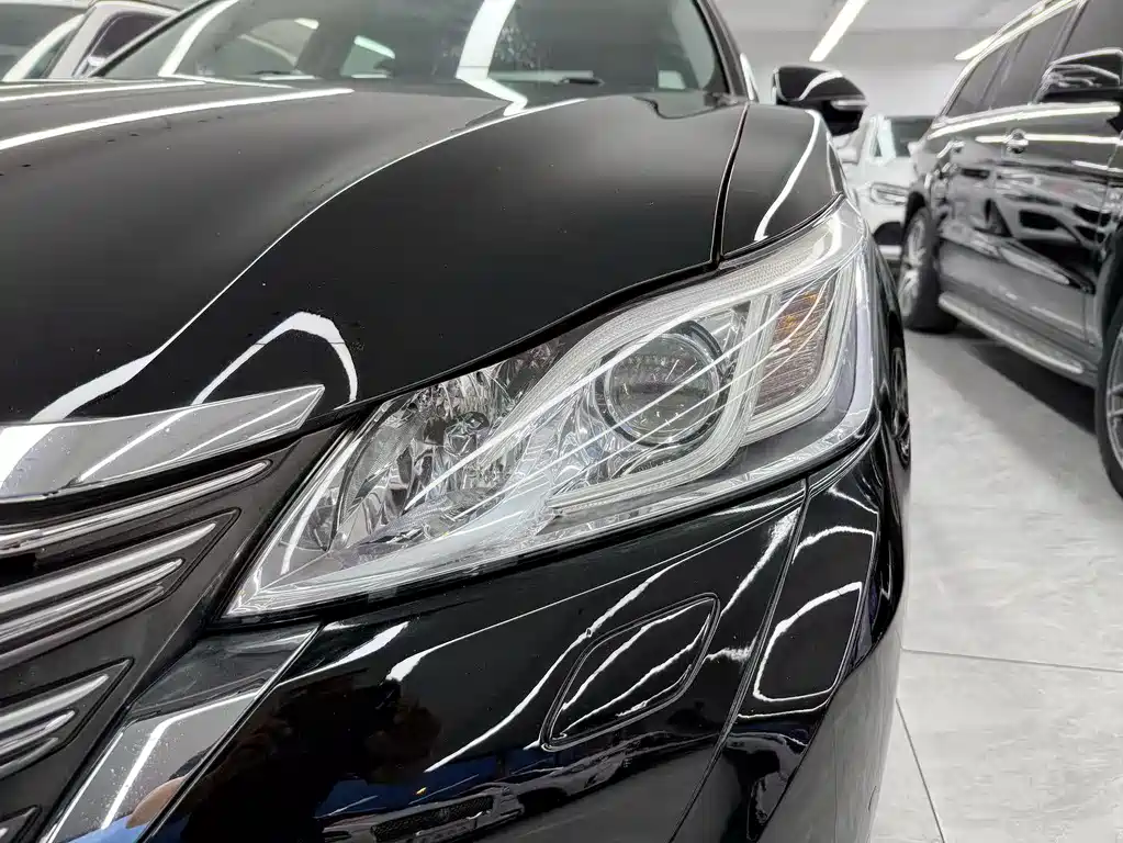 Toyota Crown — миниатюра 22