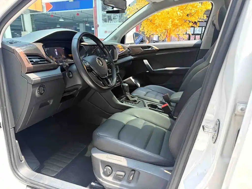 Volkswagen Tharu — миниатюра 7