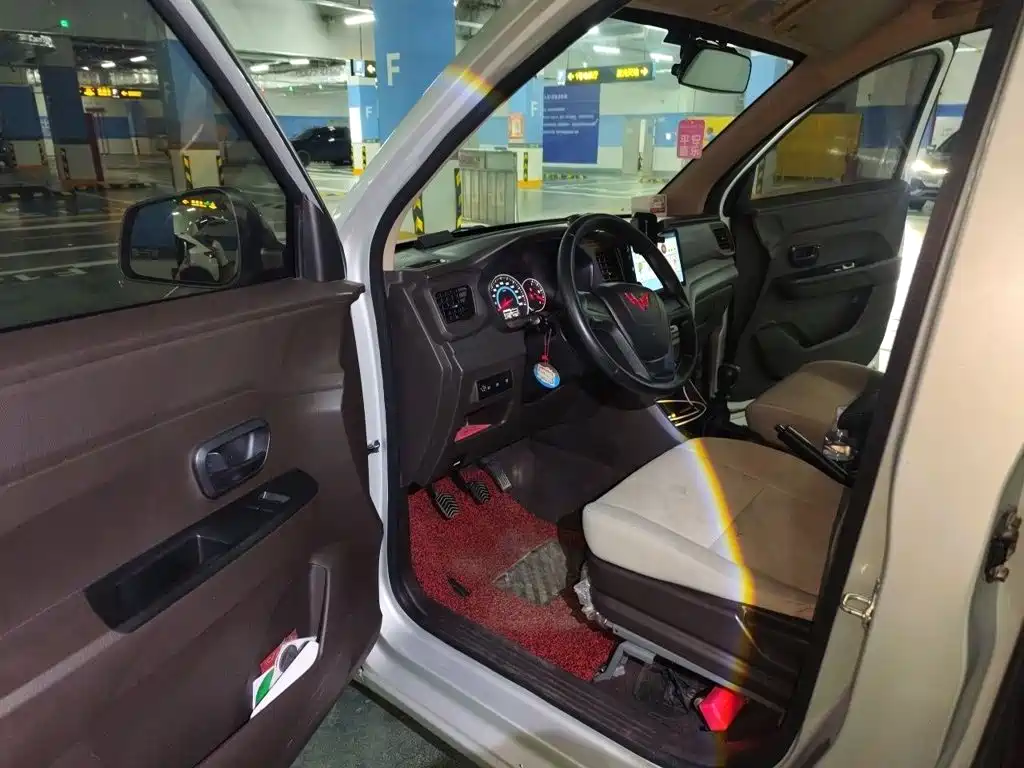 Wuling Hongguang V — миниатюра 14