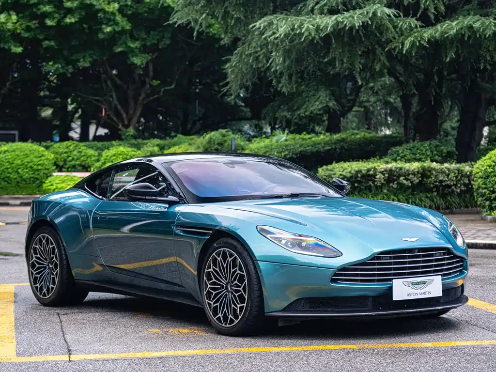 Aston Martin DB11 — миниатюра 3