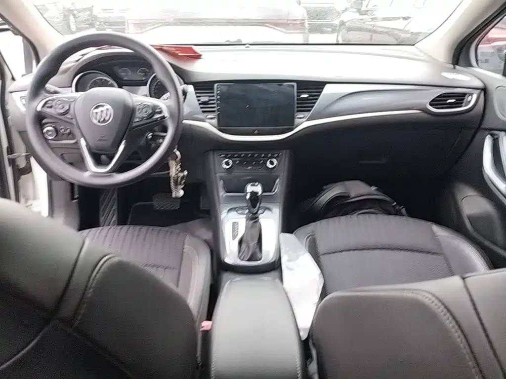 Buick Verano — миниатюра 10