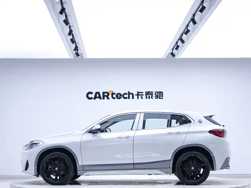BMW X2 2021 sDrive20i M