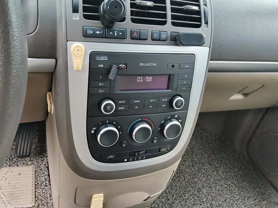 Buick GL8 — миниатюра 13