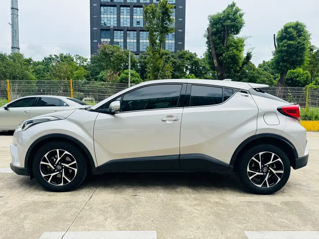 Toyota C-HR — миниатюра 9