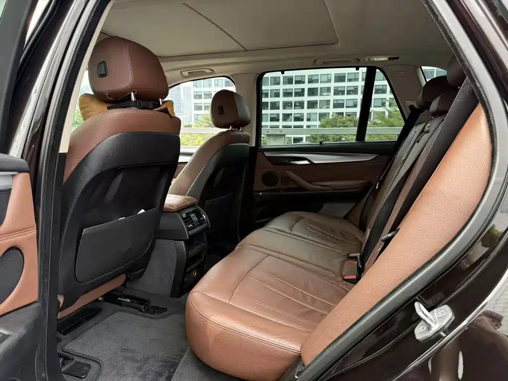 BMW X5 (Import) — миниатюра 13