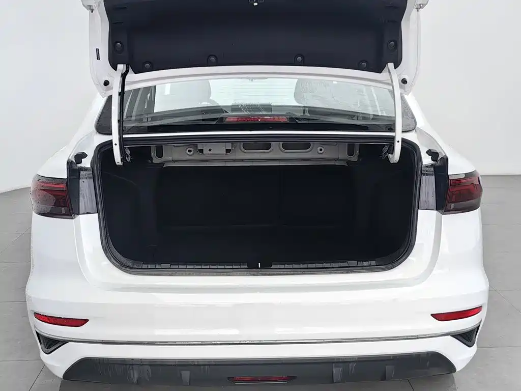 Geely Emgrand — миниатюра 16