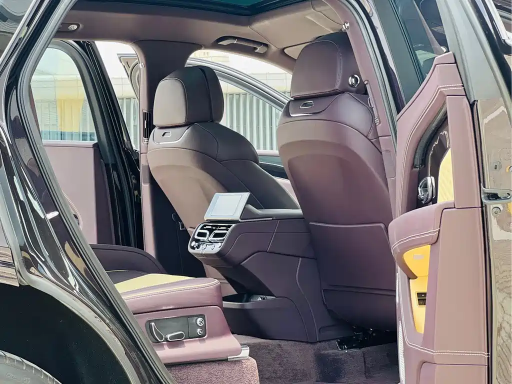 Bentley Bentayga 2023 4.0T V8