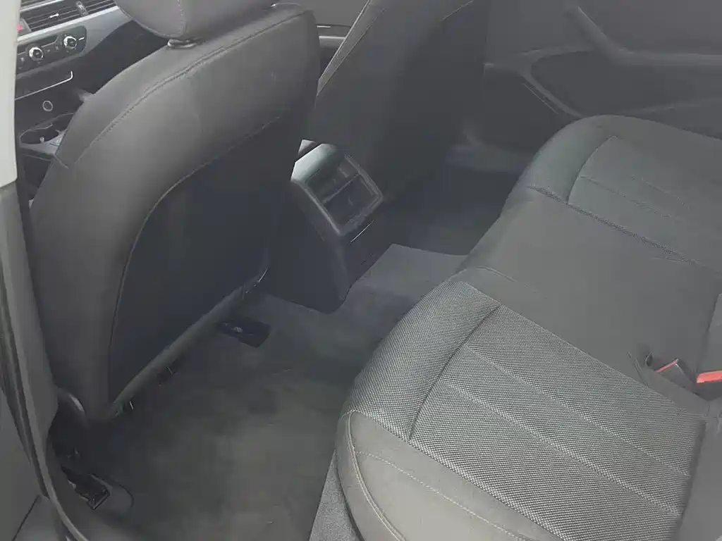 Audi A4L — миниатюра 7