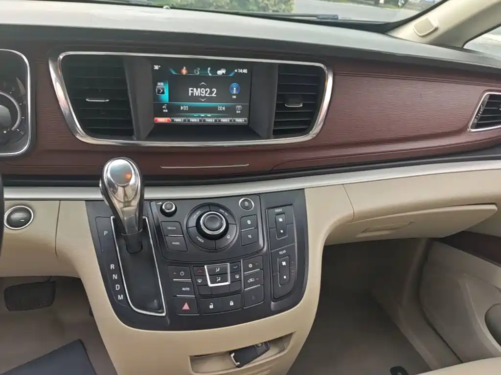 Buick GL8 — миниатюра 13