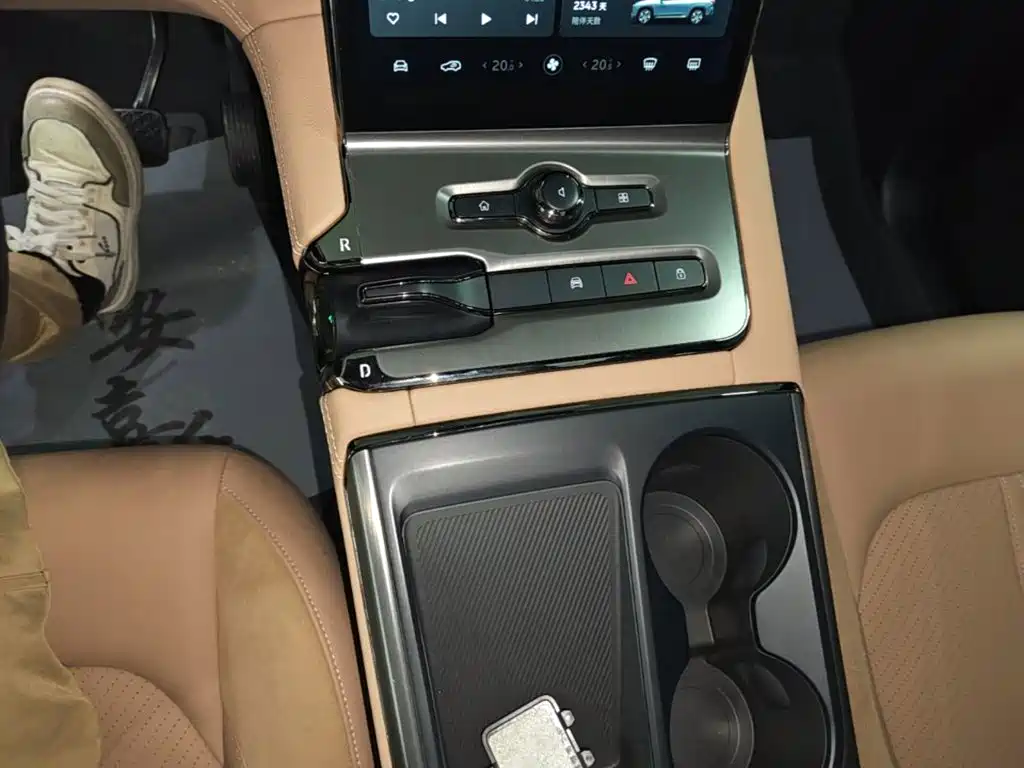 NIO ES6 — миниатюра 14