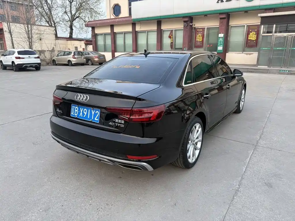 Audi A4L 2019 40 TFSI Sport VI