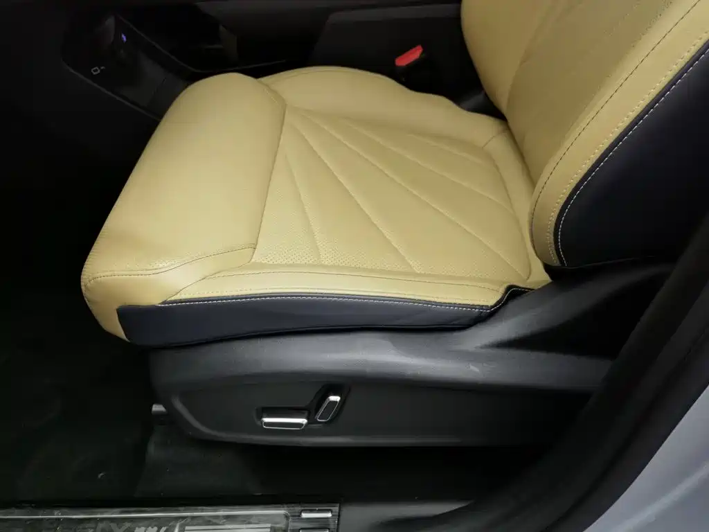 Geely Boyue L — миниатюра 20