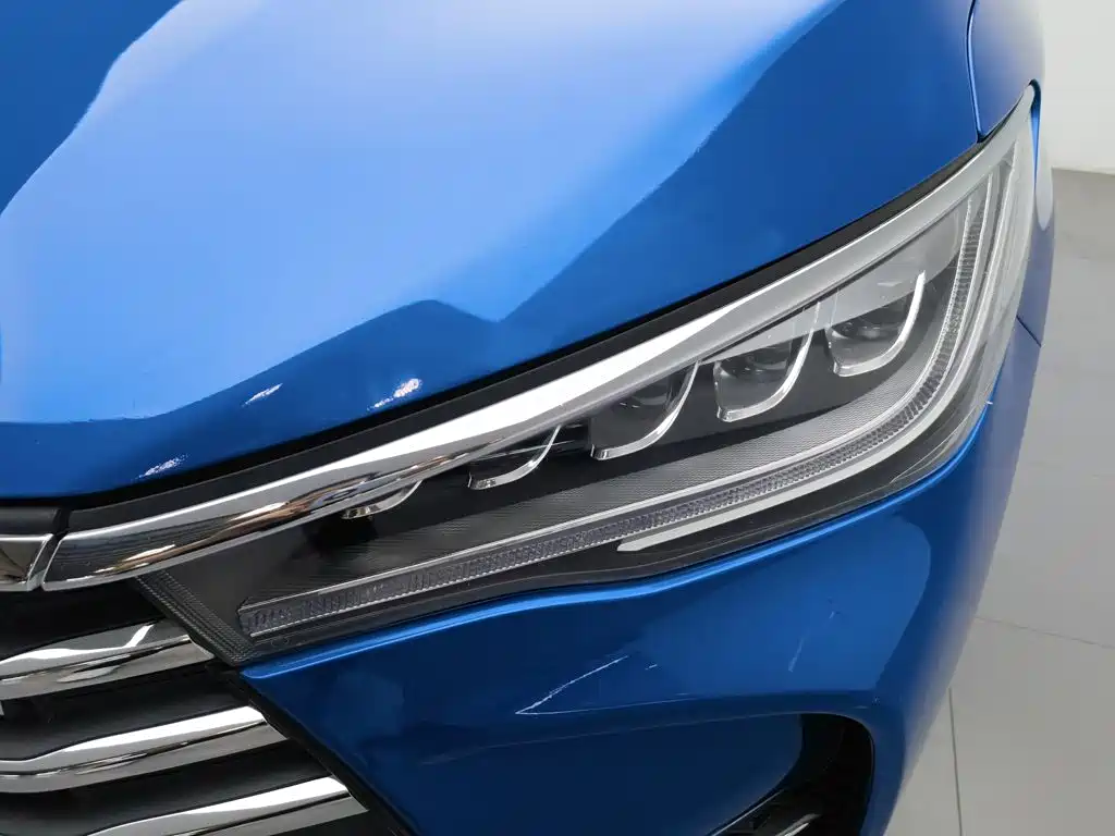 BYD MAX — миниатюра 7
