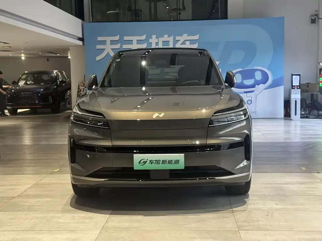 Onvo L90 2025 Ultra мест