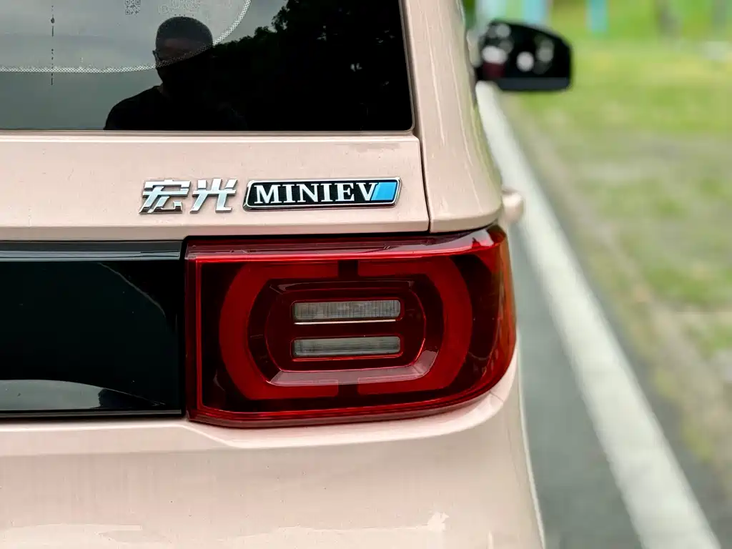 Wuling MINIEV — миниатюра 9