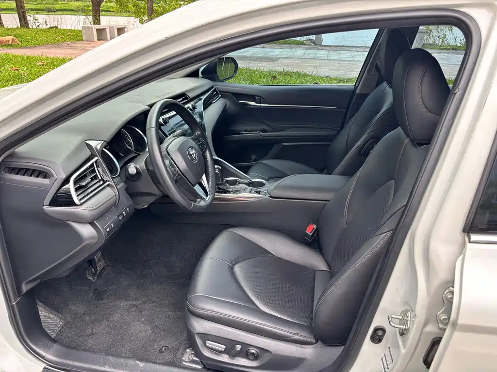 Toyota Camry — миниатюра 4