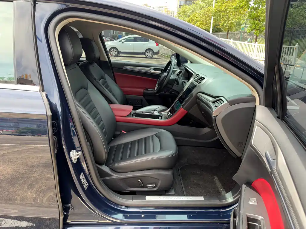 Ford Mondeo — миниатюра 12
